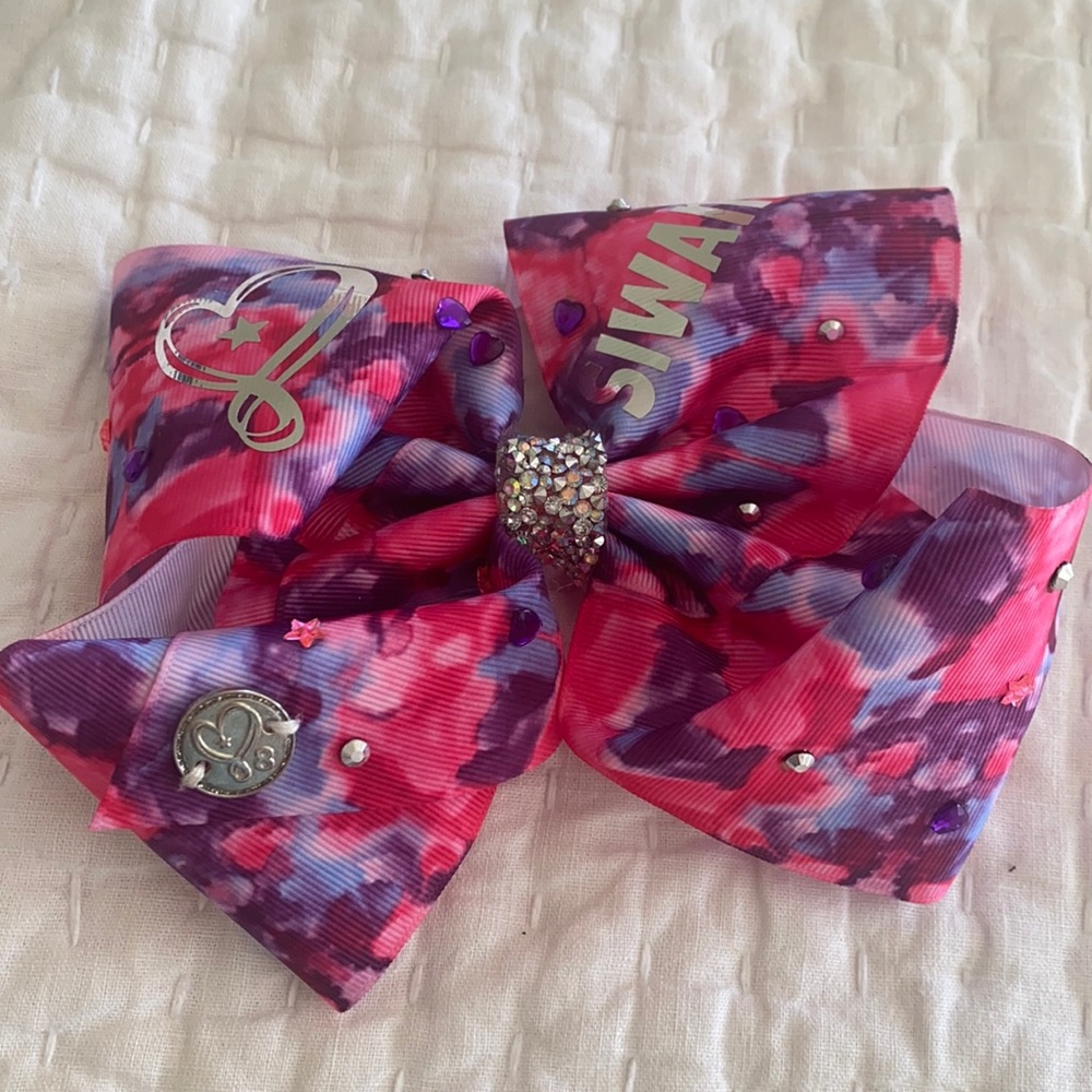 Jojo Siwa bow